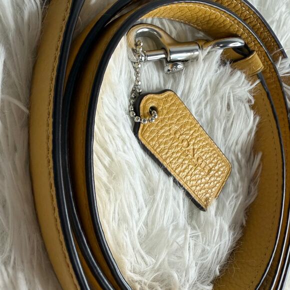 Coach Hang Tag and Replacement Strap - Picture 3 of 9